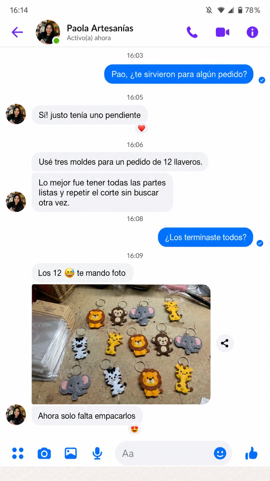 Conversación real con pedido de doce llaveros hecho con tres moldes